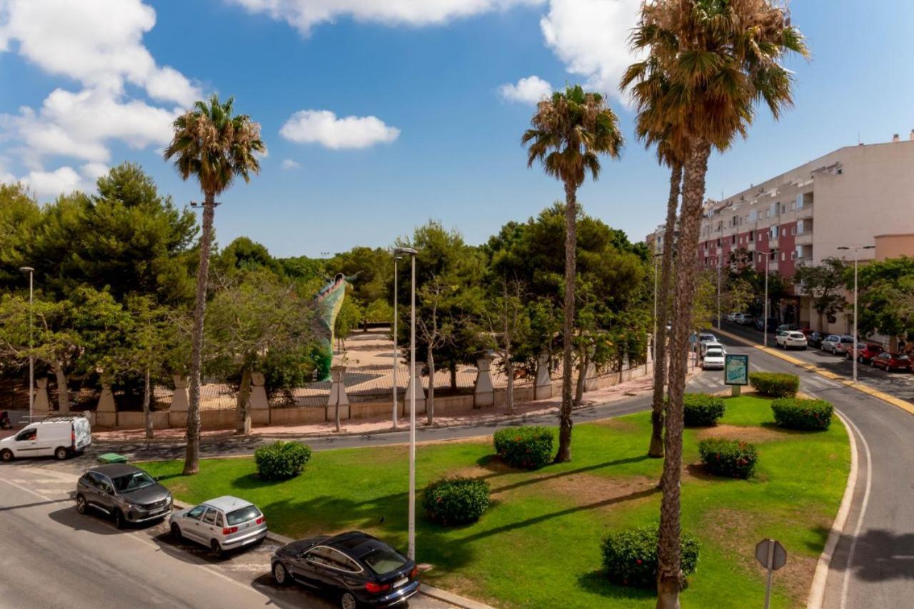 Apartamentos Villa Madrid 托雷维耶哈 外观 照片