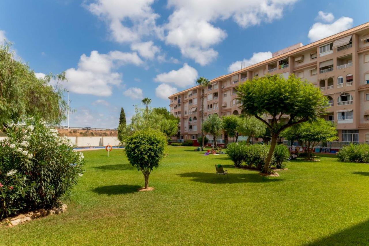 Apartamentos Villa Madrid 托雷维耶哈 外观 照片